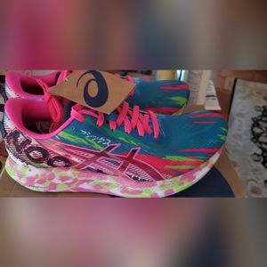 Asics Noosa running shoes
